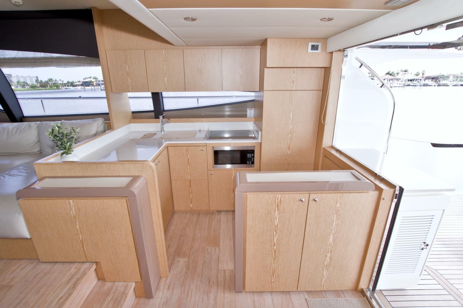 2014 Ferretti Yachts 620 - Photo 35