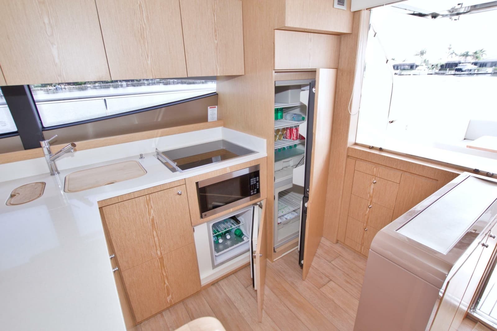 2014 Ferretti Yachts 620 - Photo 36