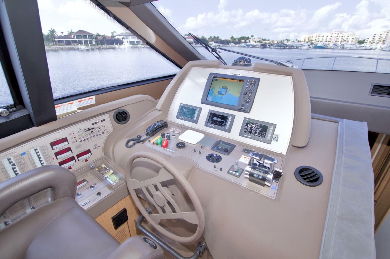 2014 Ferretti Yachts 620 - Photo 44