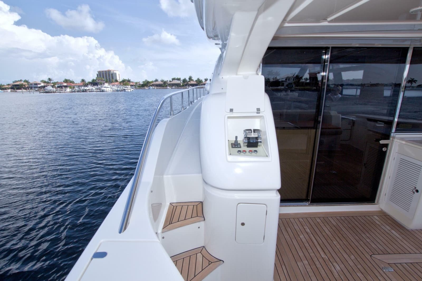 2014 Ferretti Yachts 620 - Photo 31
