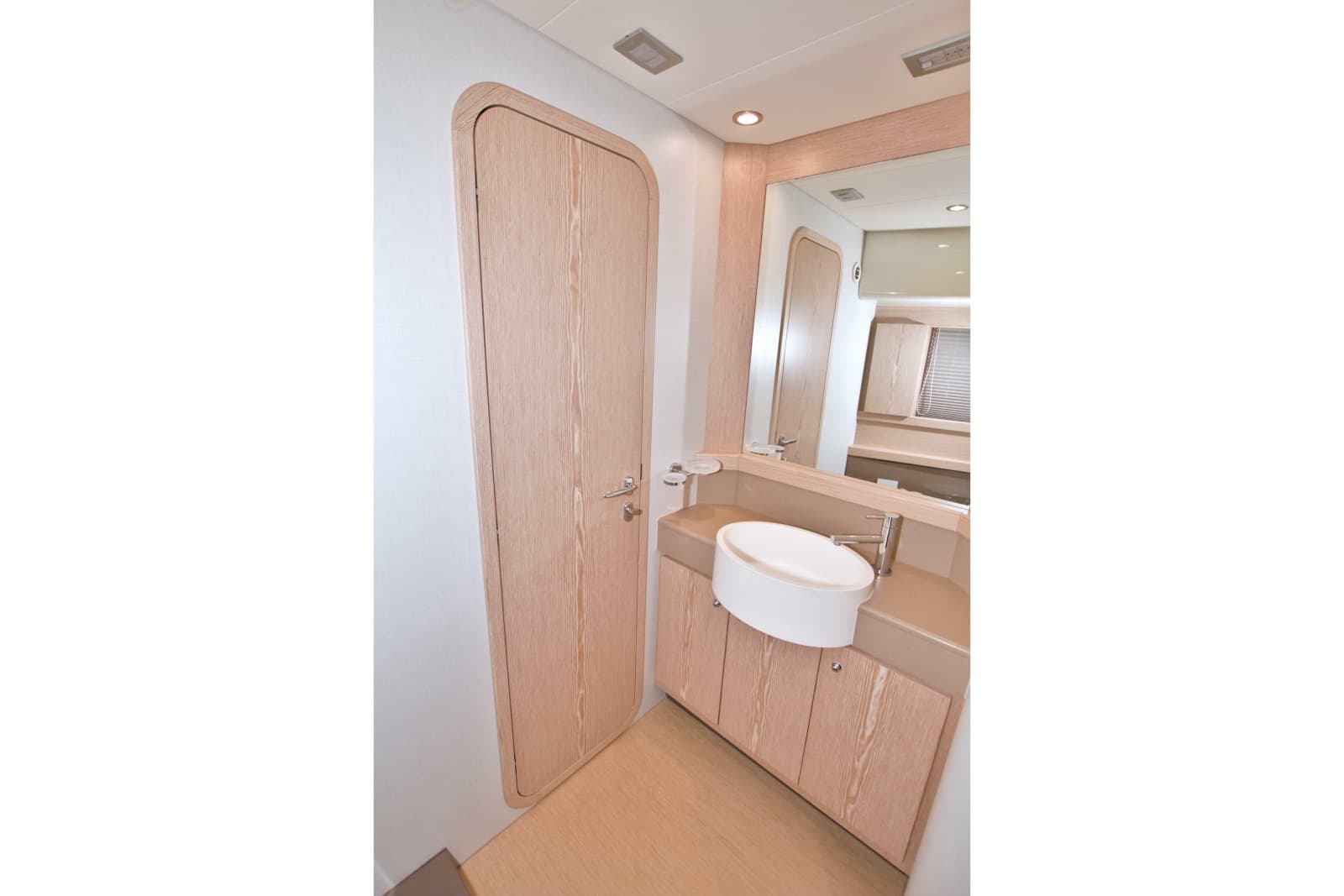 2014 Ferretti Yachts 620 - Photo 77