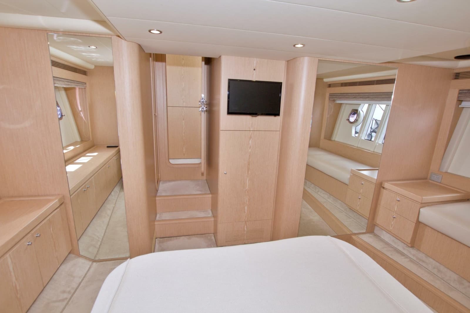 2014 Ferretti Yachts 620 - Photo 53
