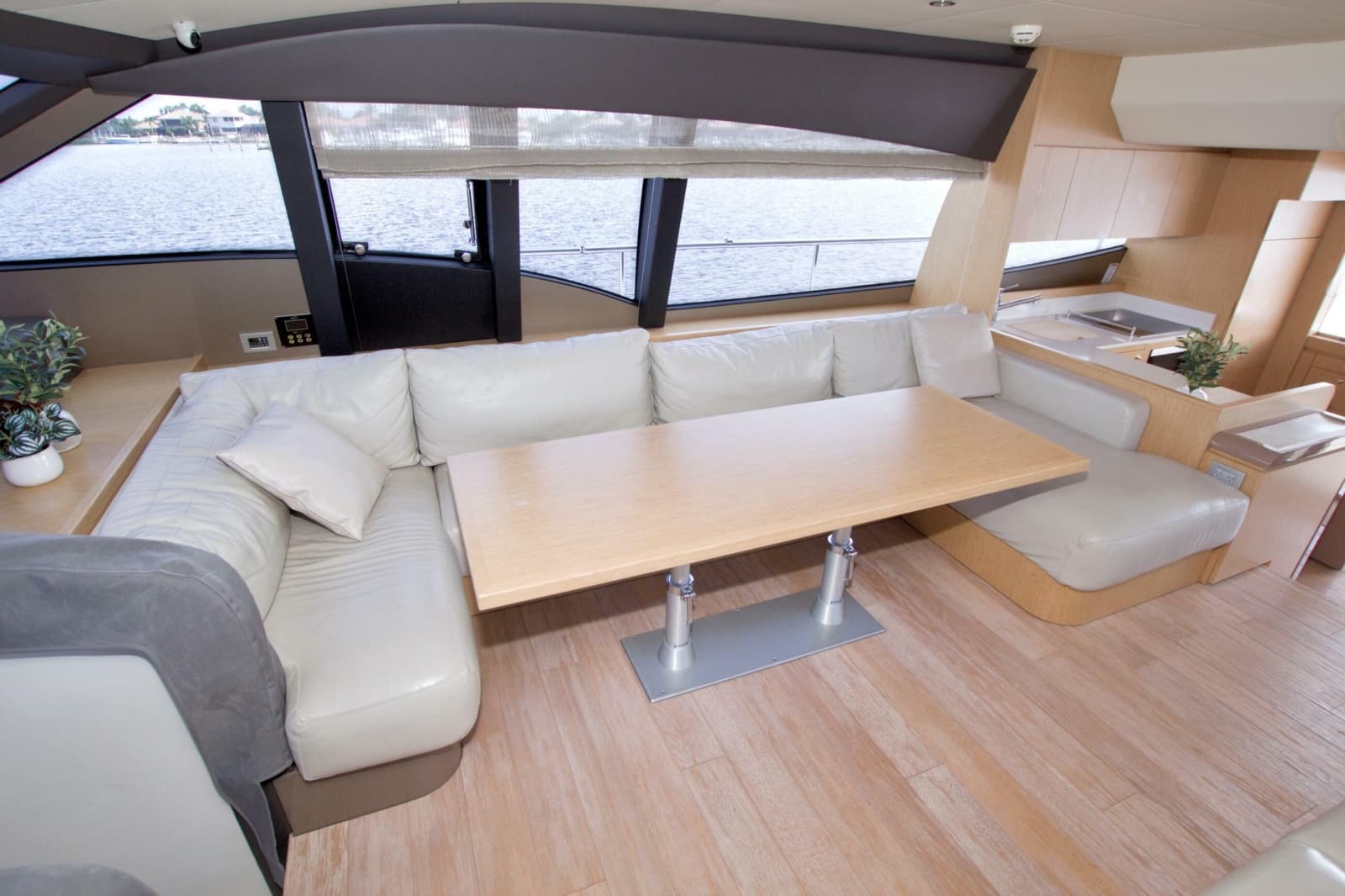 2014 Ferretti Yachts 620 - Photo 40