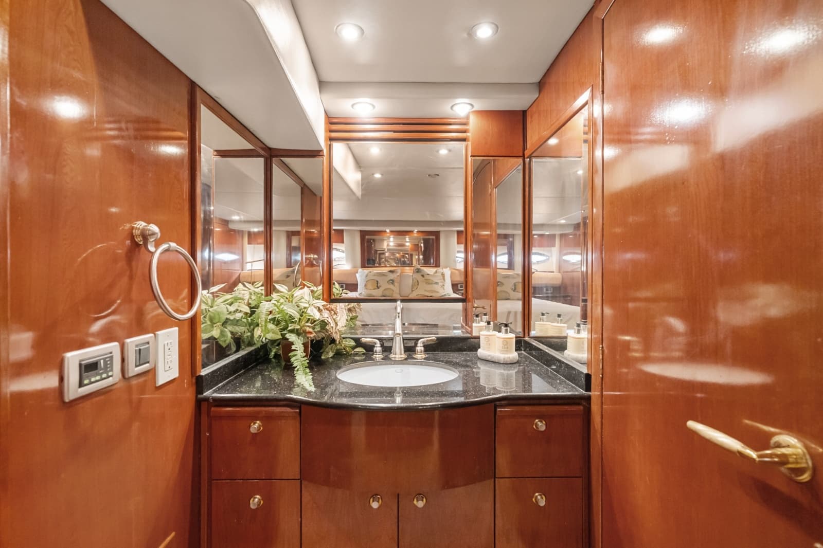 2008 Meridian 580 Pilothouse - Photo 33