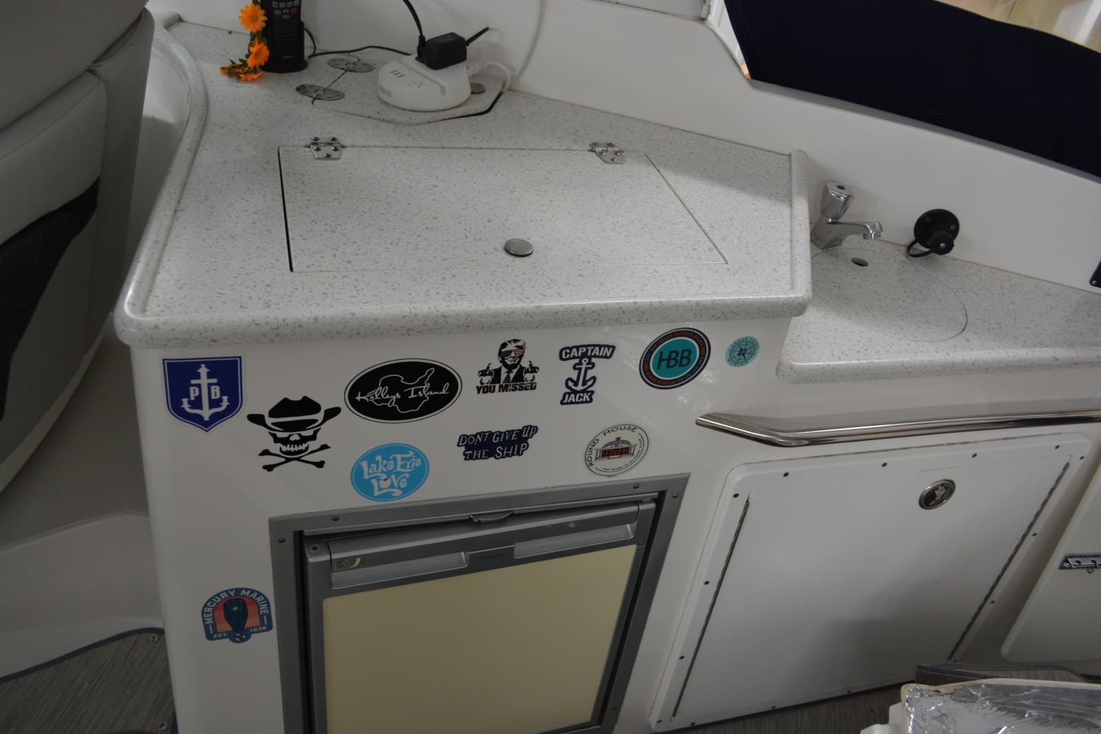 2018 Rinker 320 EX - Photo 24