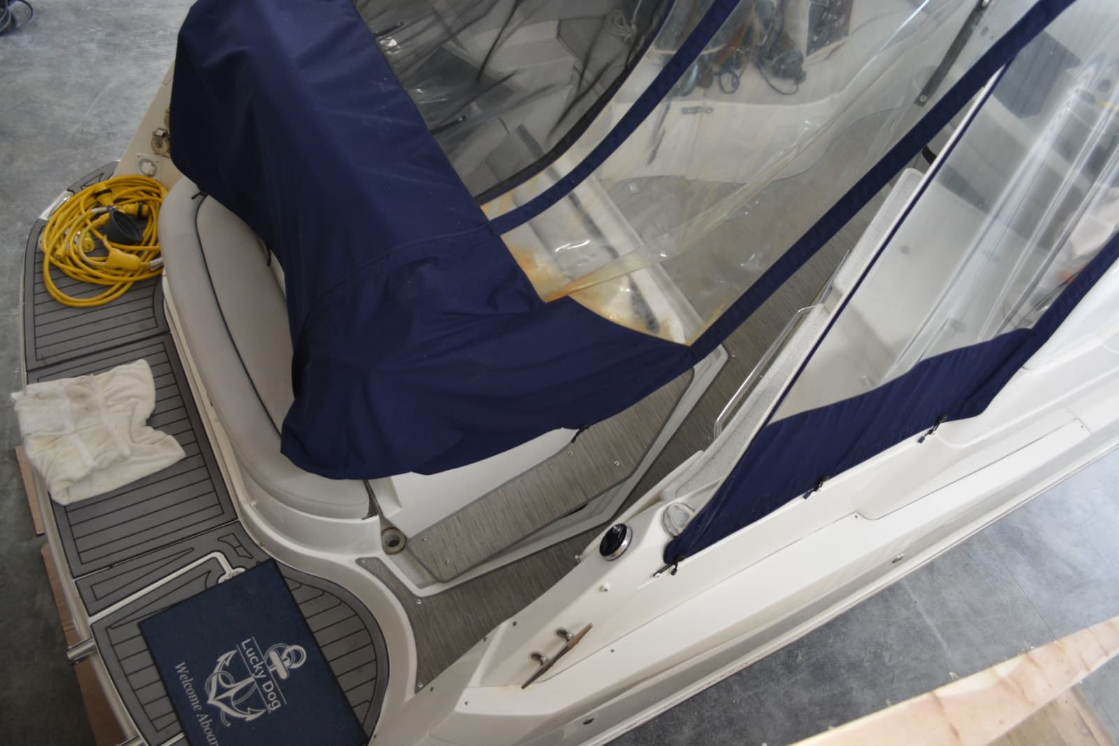 2018 Rinker 320 EX - Photo 6