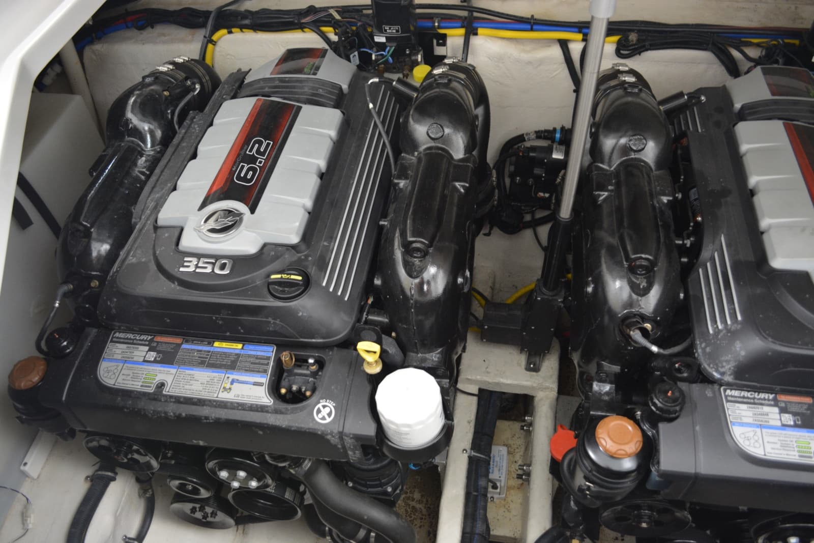2018 Rinker 320 EX - Photo 20