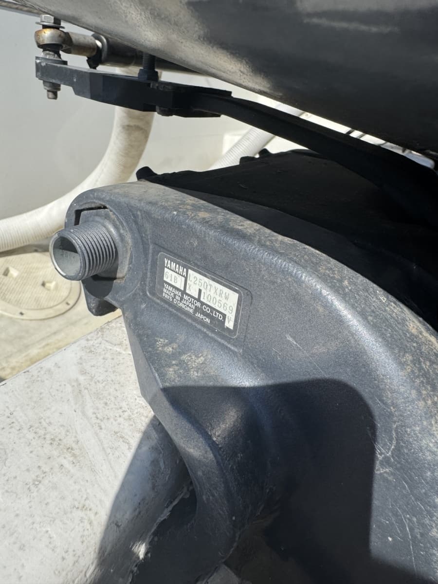 1990 Donzi F 33 - Photo 10