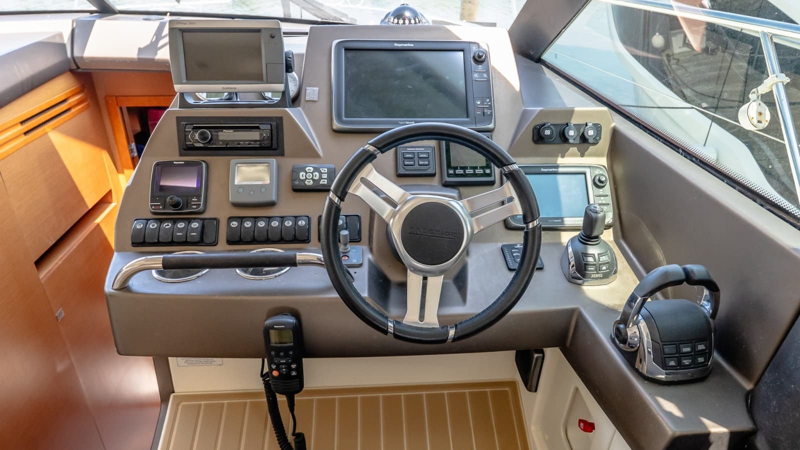 2015 Prestige 450S - Photo 25