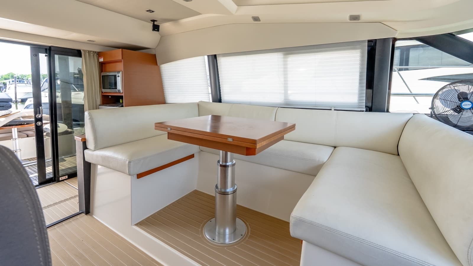 2015 Prestige 450S - Photo 12
