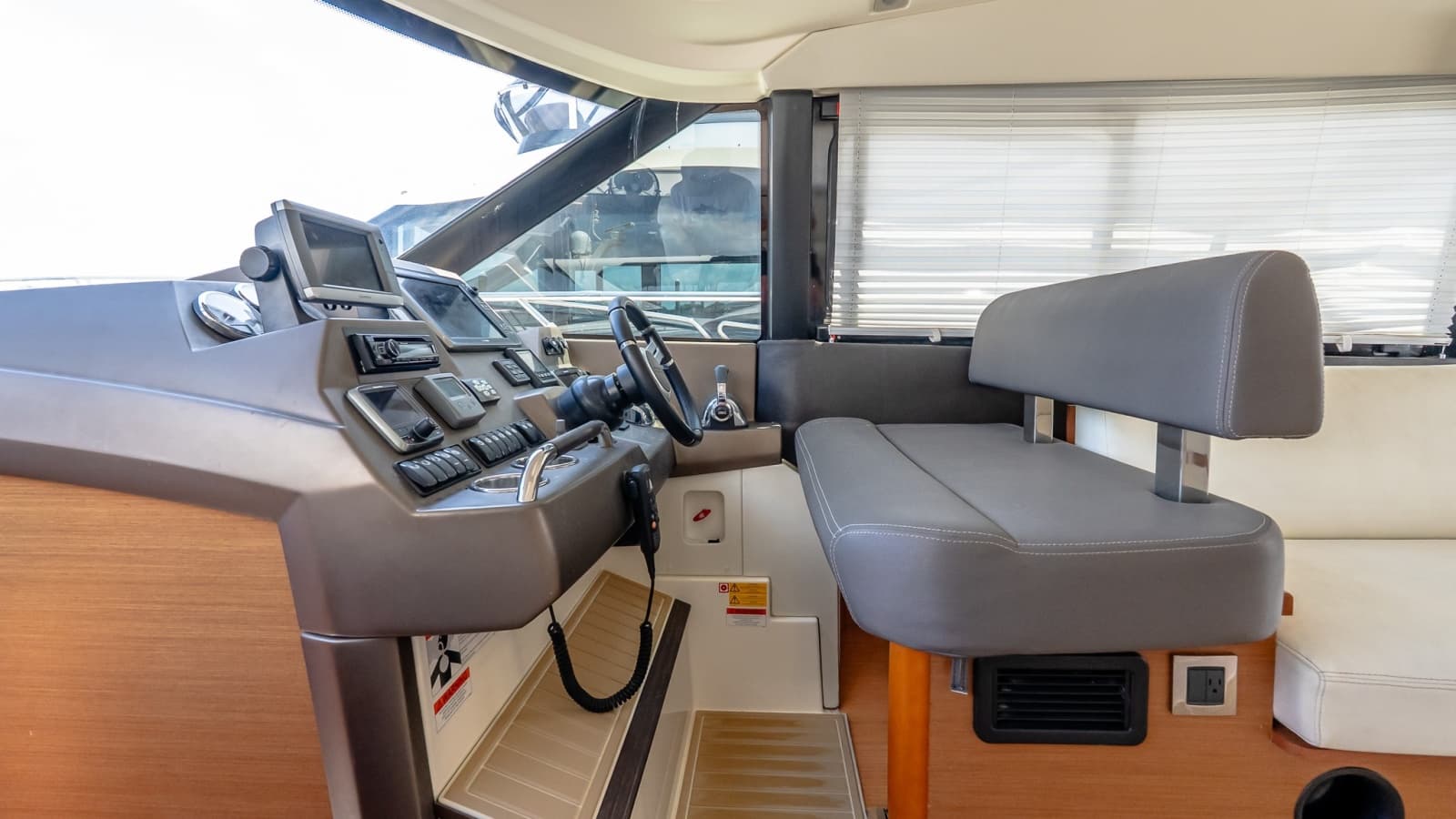 2015 Prestige 450S - Photo 23