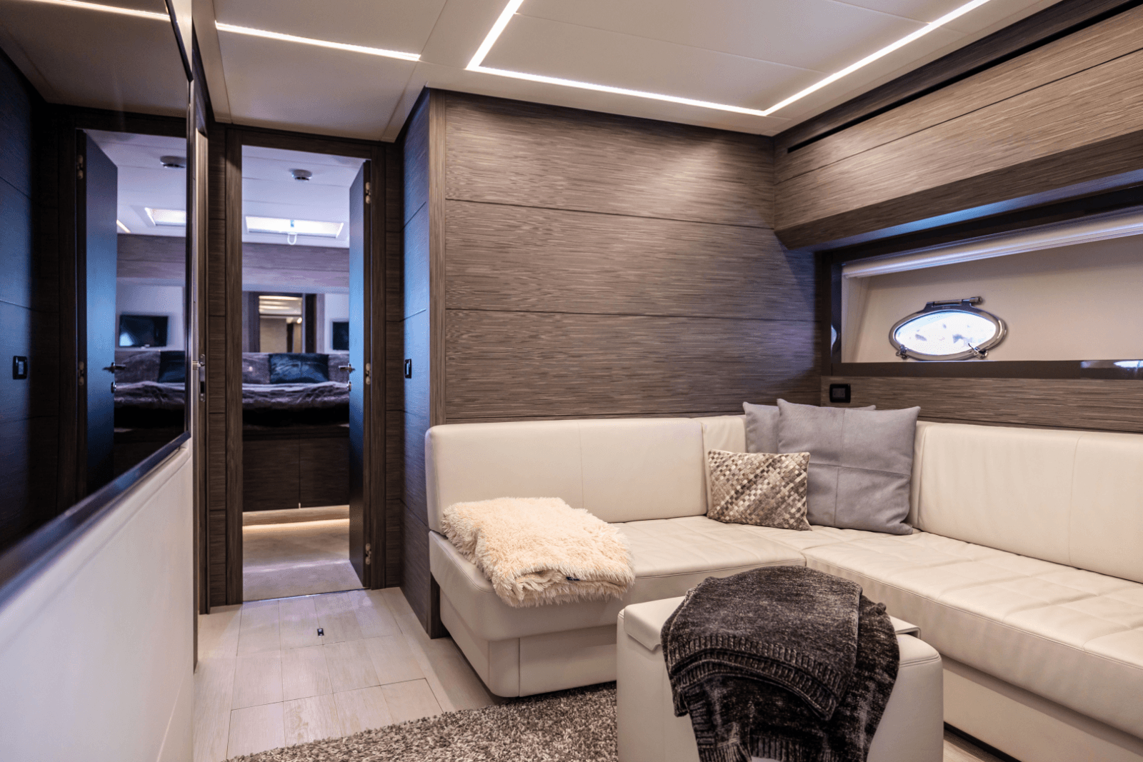 2017 Pershing 82 VHP - Photo 24