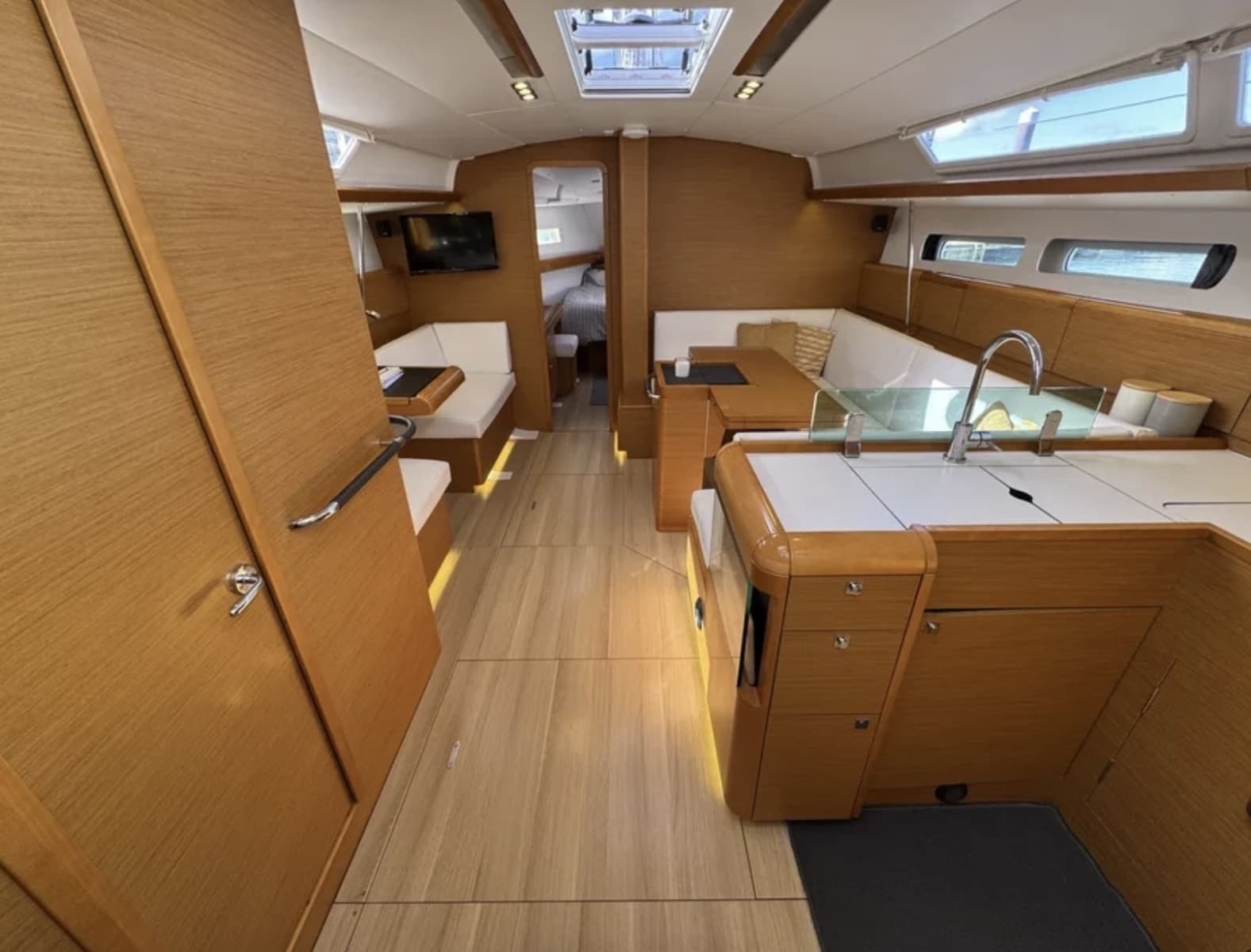 2016 Jeanneau Sun Odyssey 449 - Photo 9