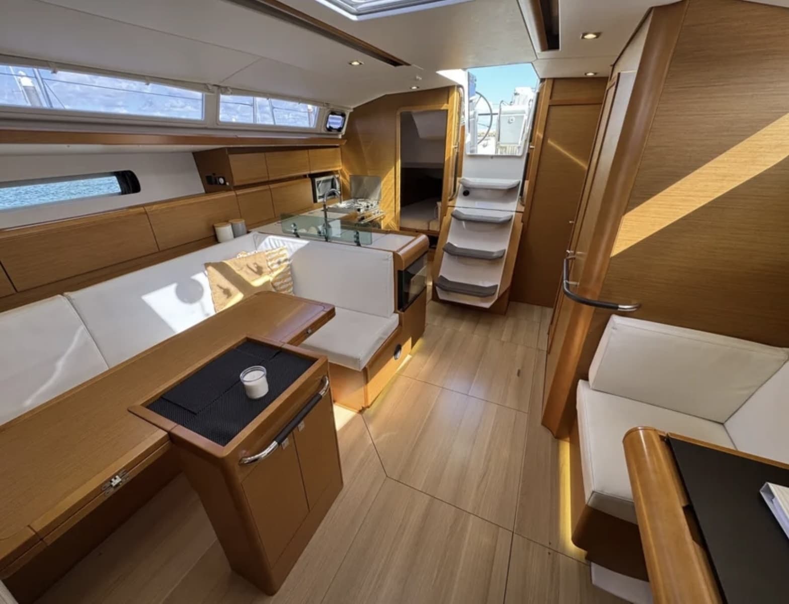 2016 Jeanneau Sun Odyssey 449 - Photo 10