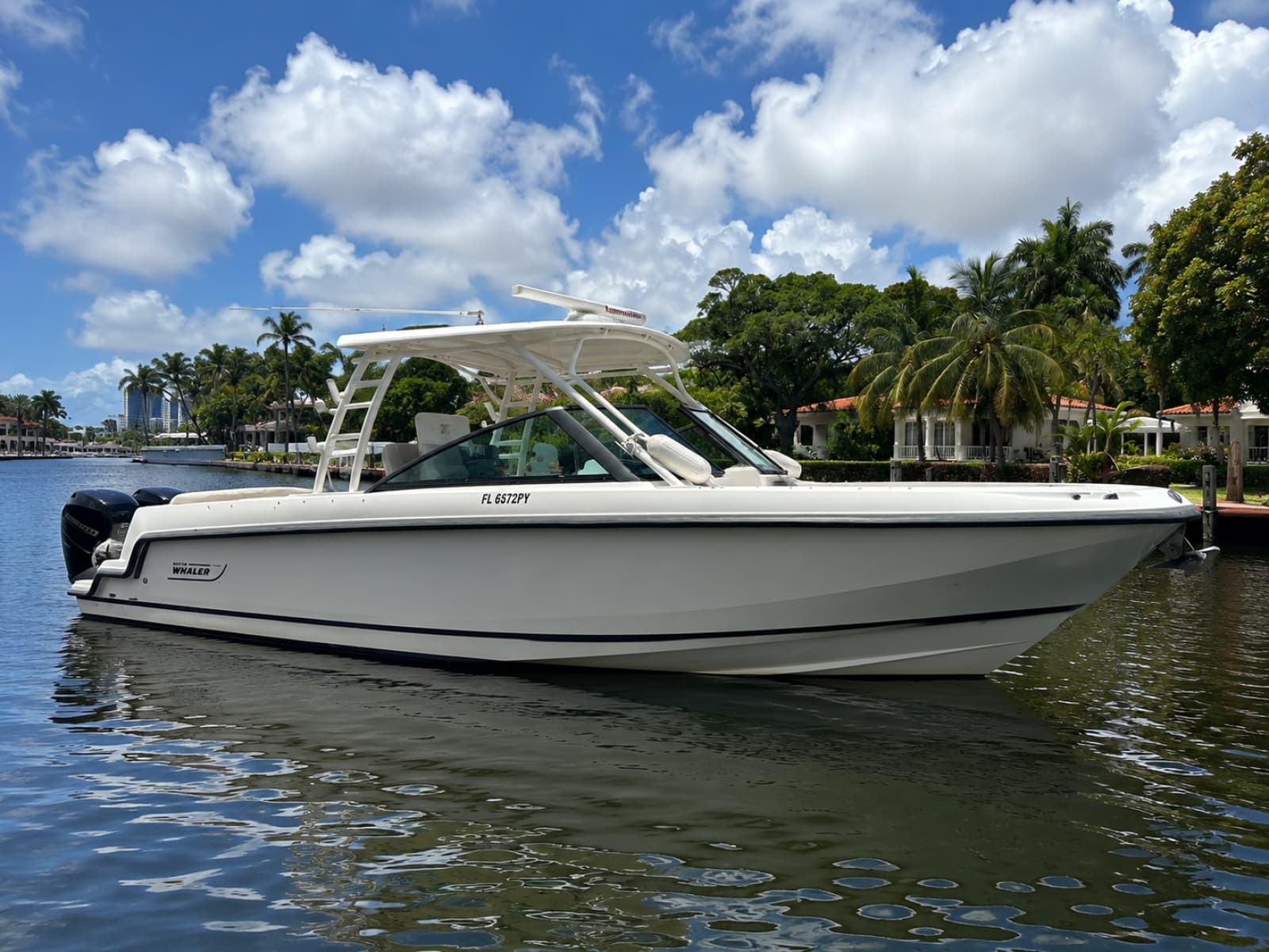 2015 Boston Whaler  - Photo 1