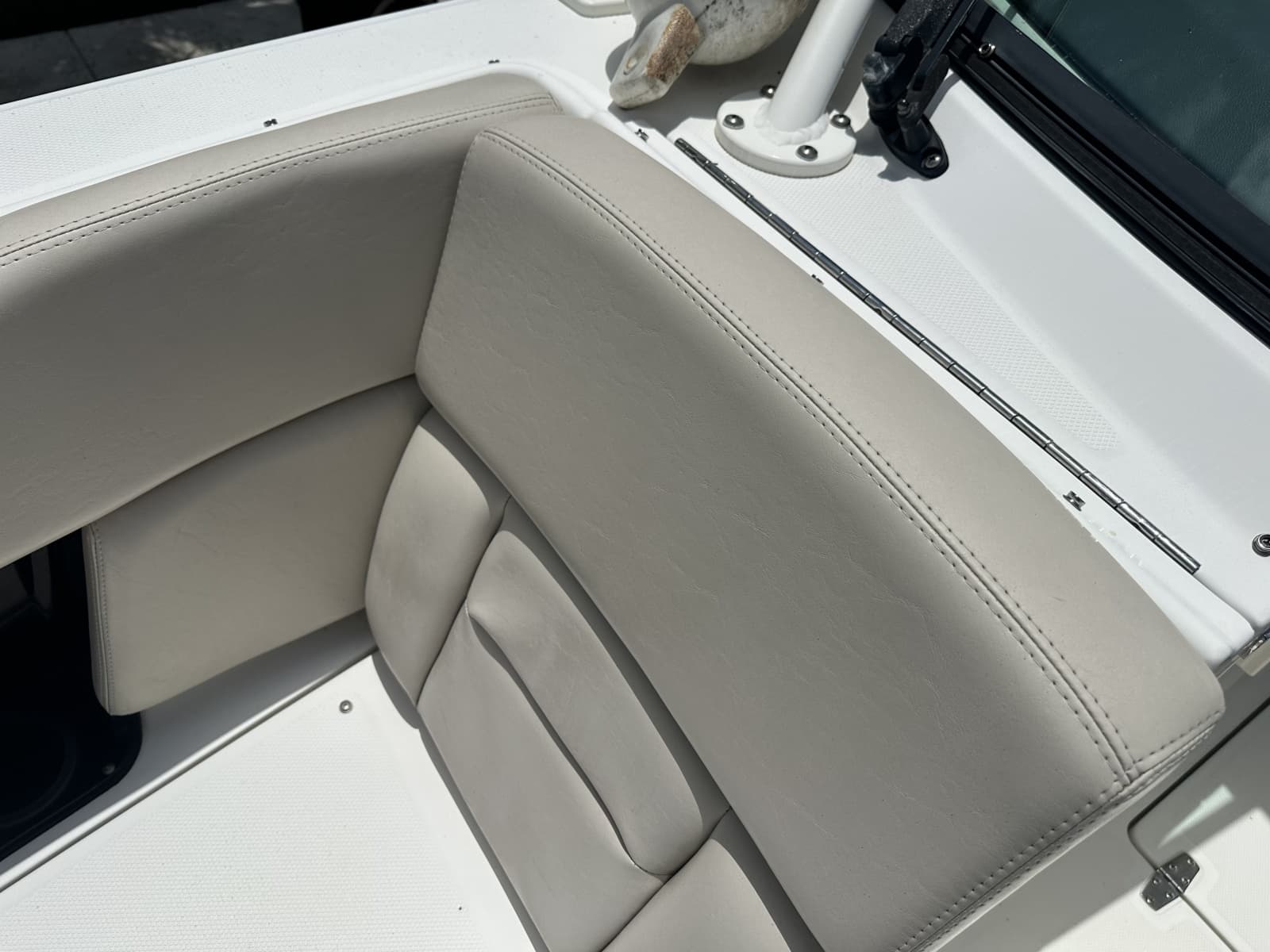 2015 Boston Whaler  - Photo 29