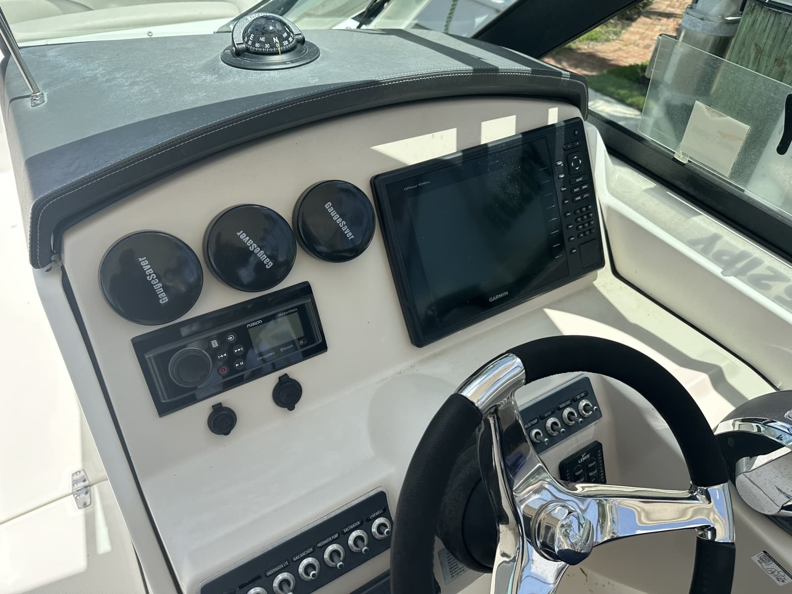 2015 Boston Whaler  - Photo 20