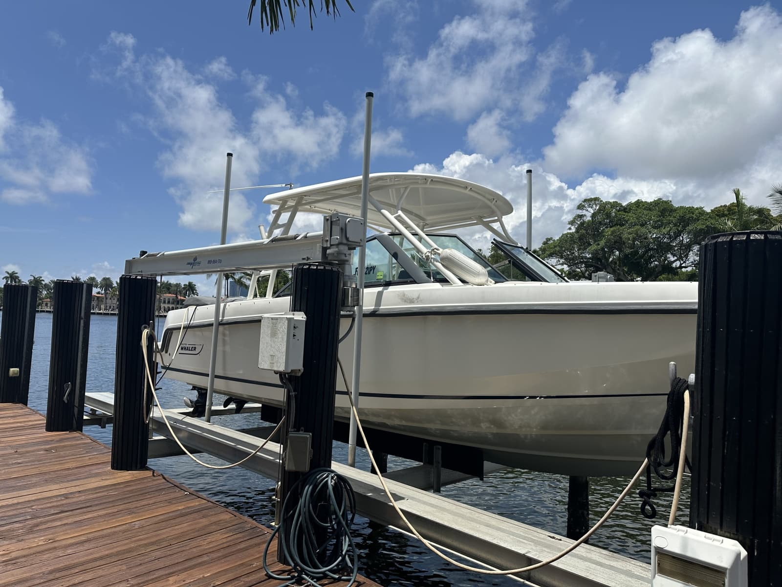 2015 Boston Whaler  - Photo 4