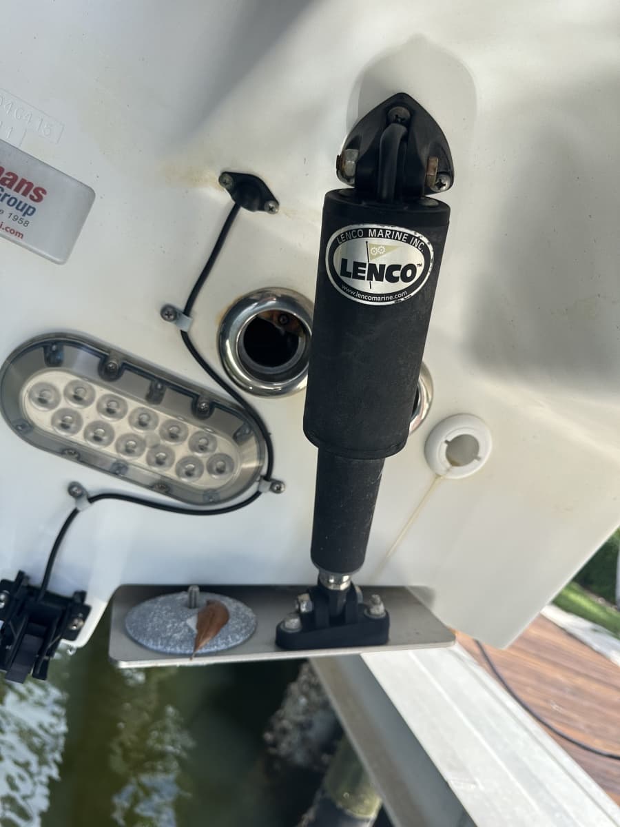 2015 Boston Whaler  - Photo 36