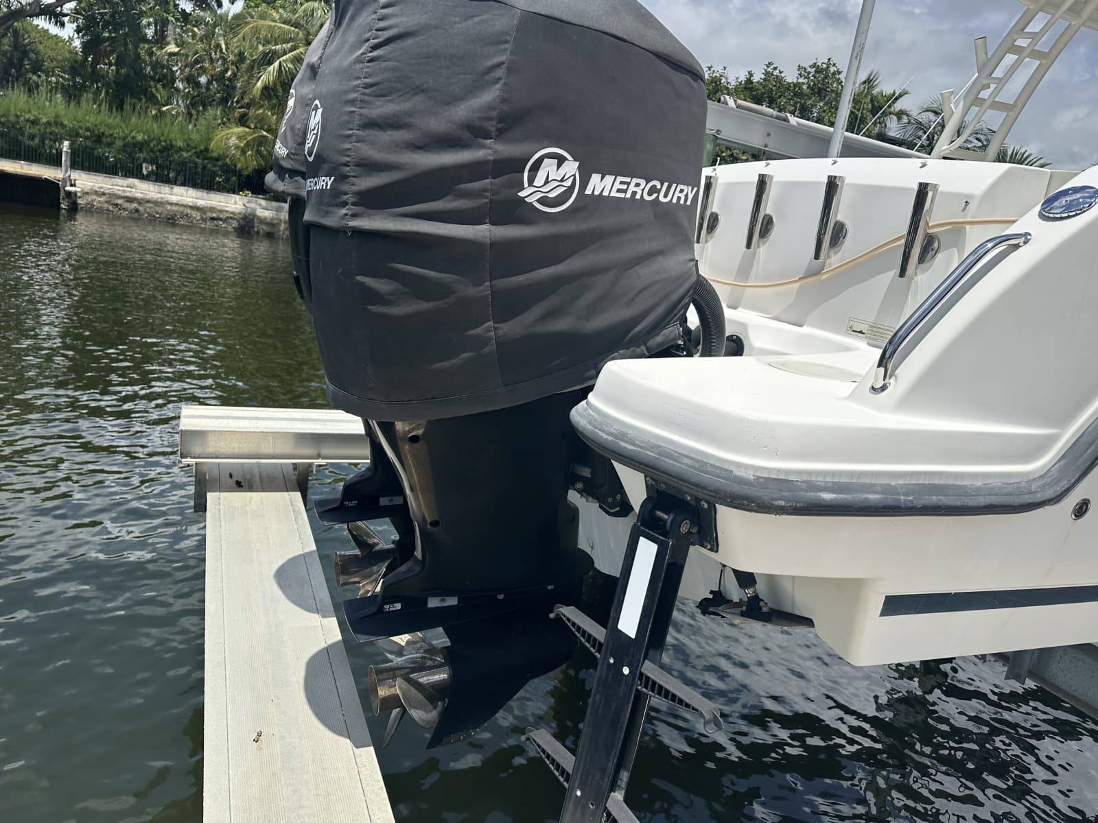 2015 Boston Whaler  - Photo 12