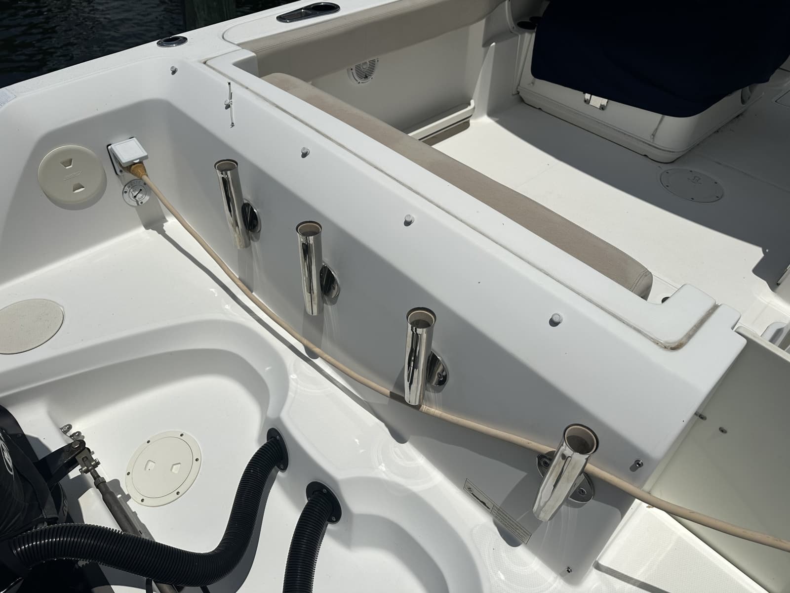 2015 Boston Whaler  - Photo 13