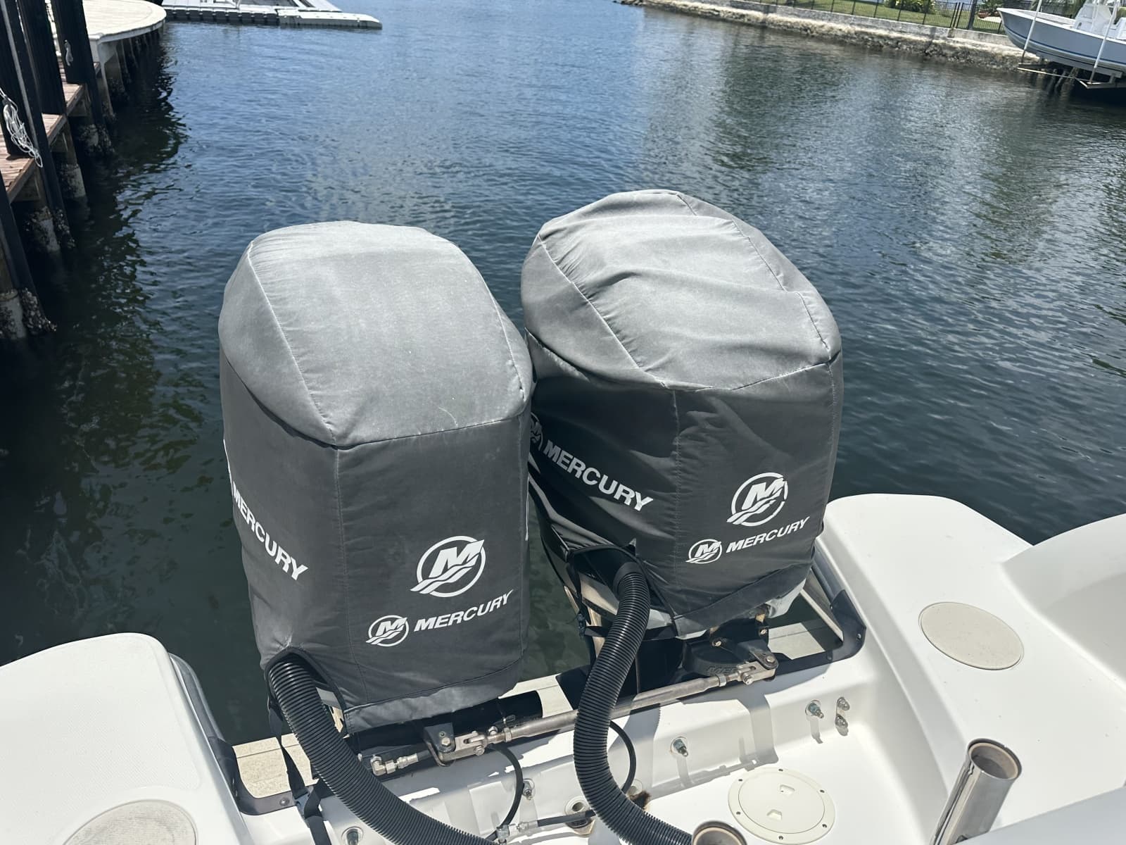 2015 Boston Whaler  - Photo 15