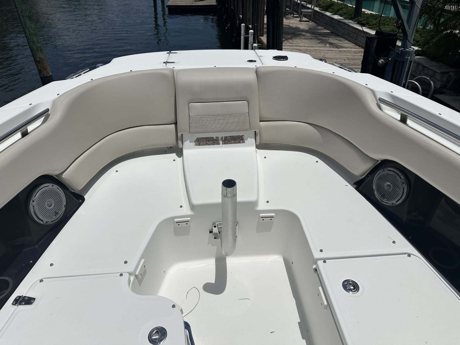 2015 Boston Whaler  - Photo 27