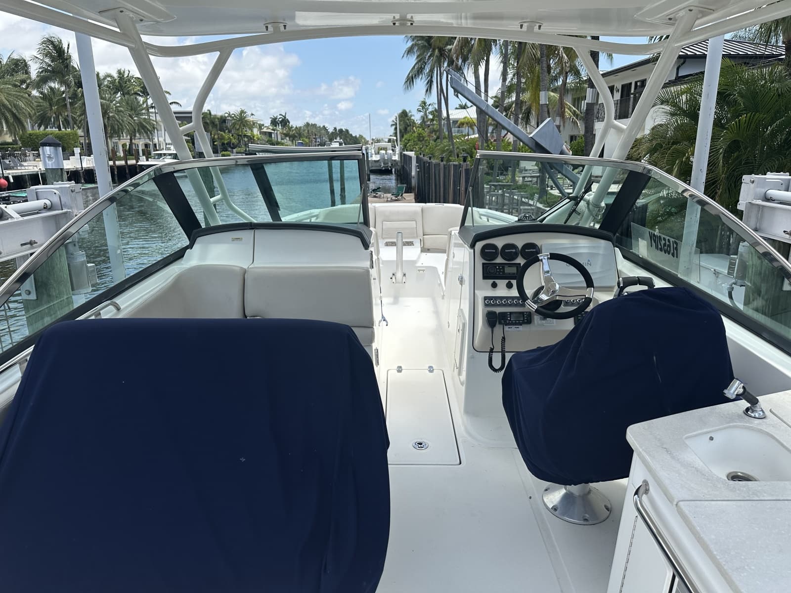 2015 Boston Whaler  - Photo 33