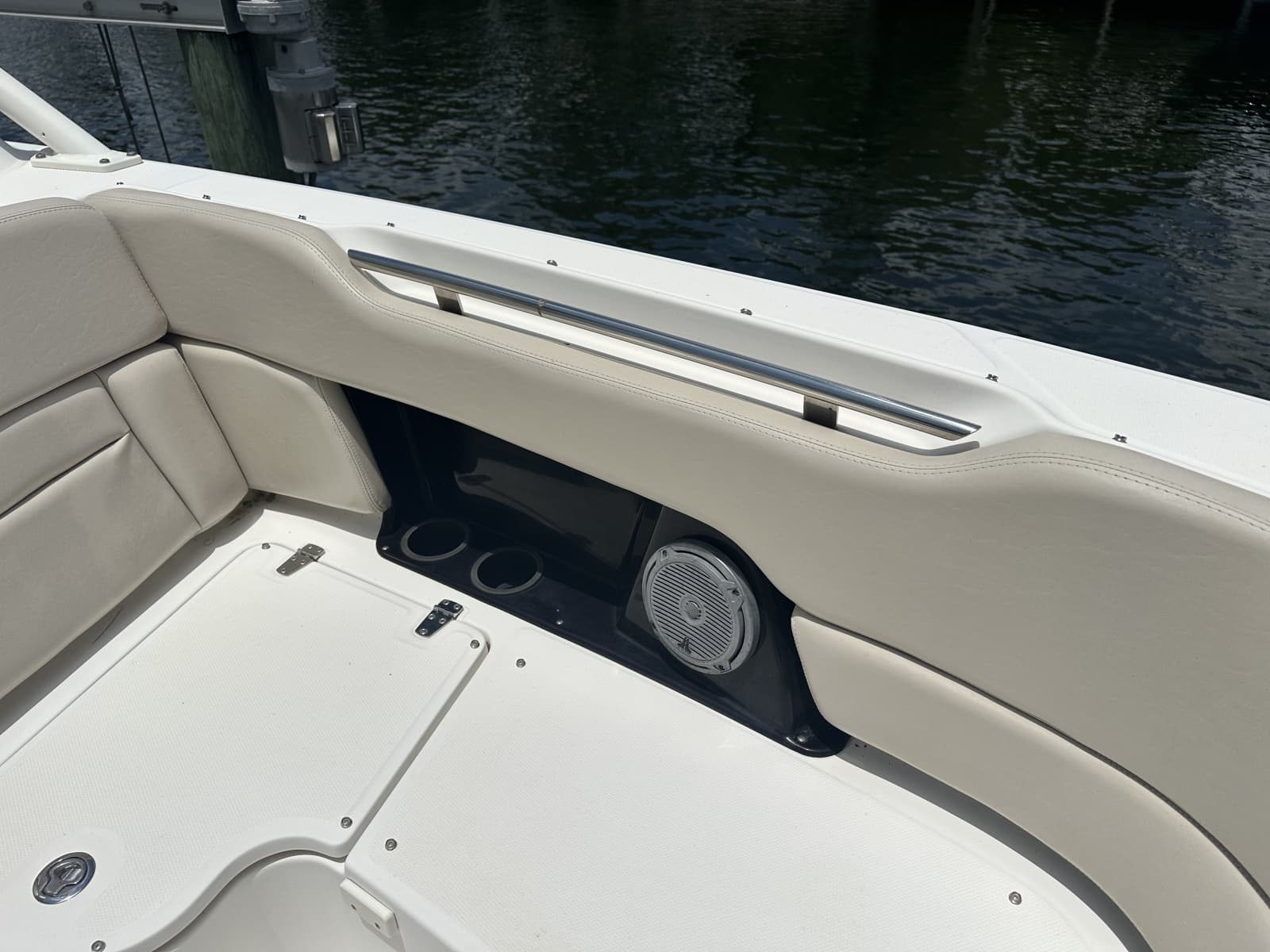 2015 Boston Whaler  - Photo 28