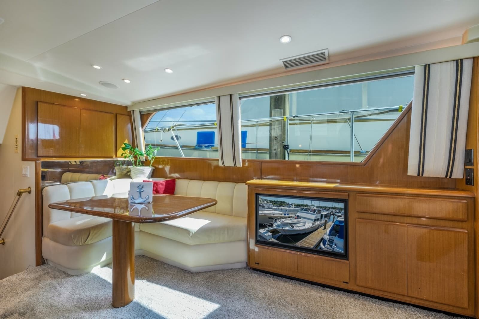 1999 Viking Cockpit Sport Yacht - Photo 15
