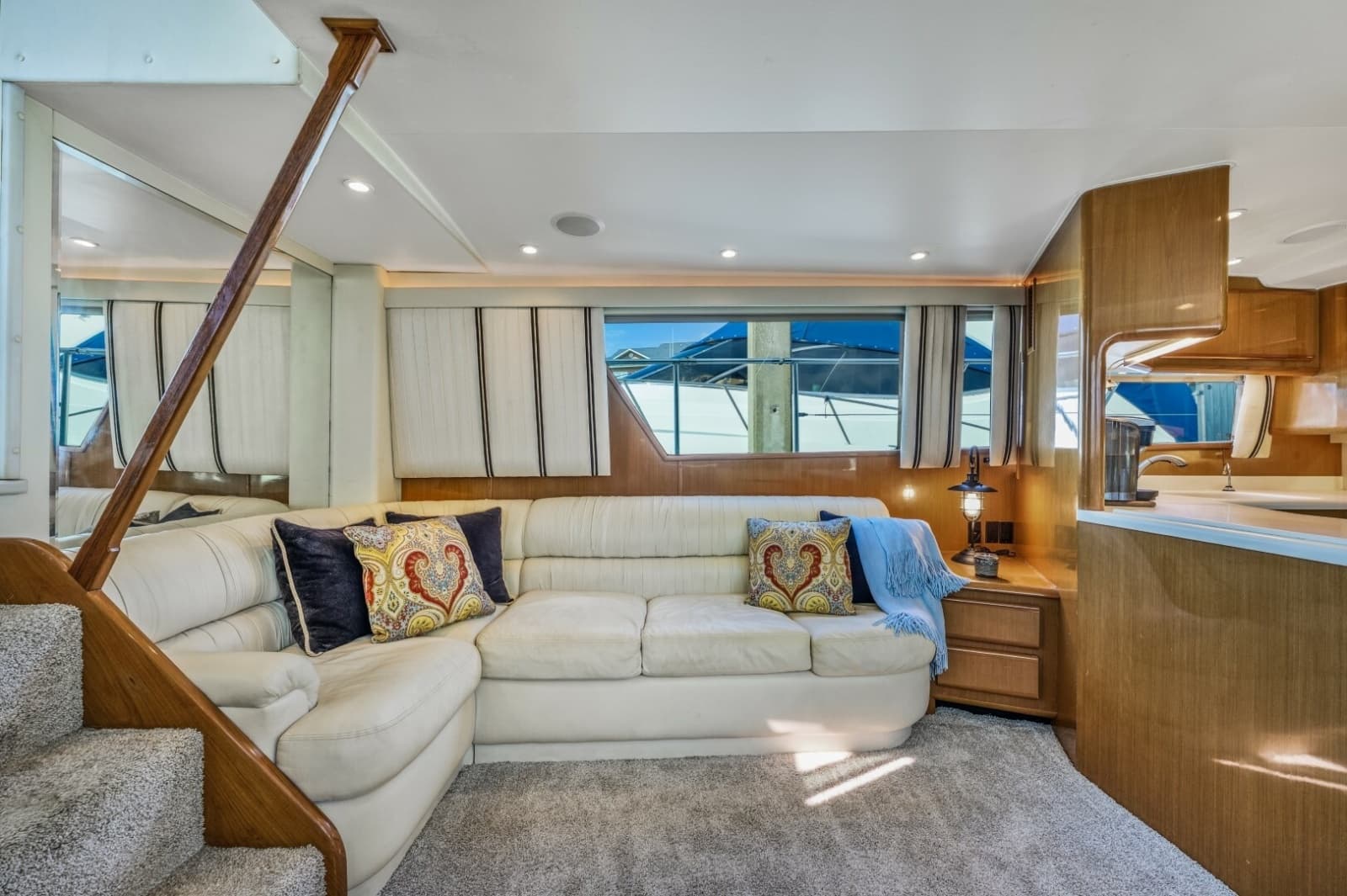1999 Viking Cockpit Sport Yacht - Photo 17