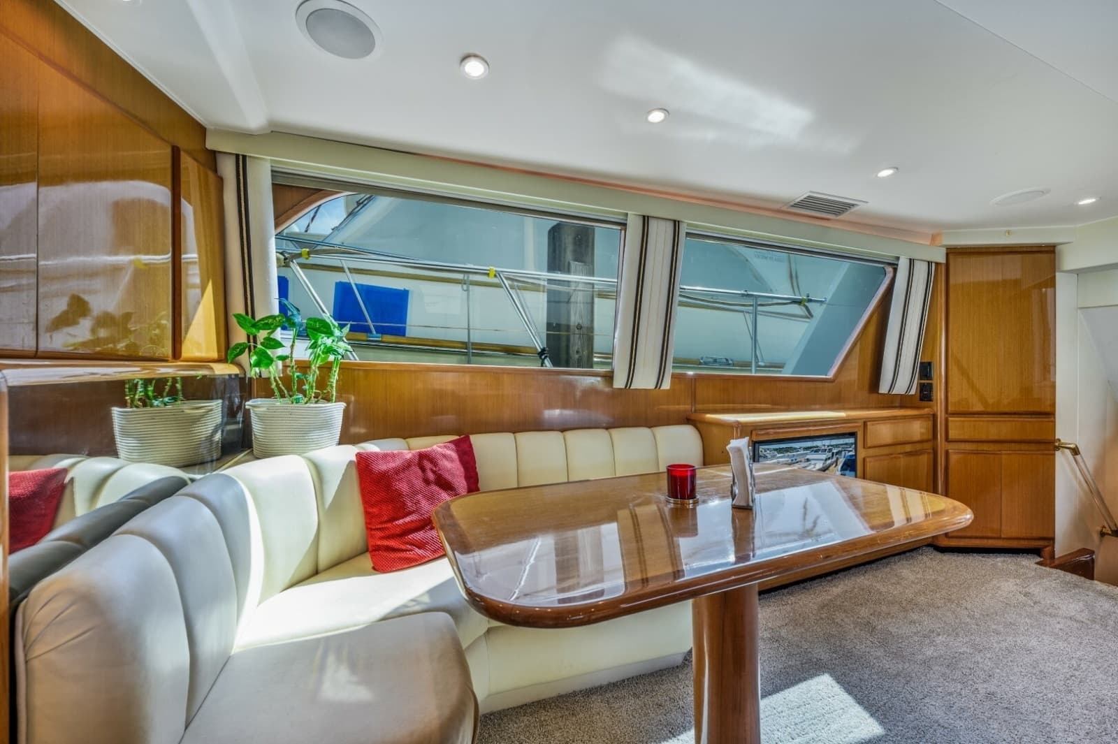 1999 Viking Cockpit Sport Yacht - Photo 18