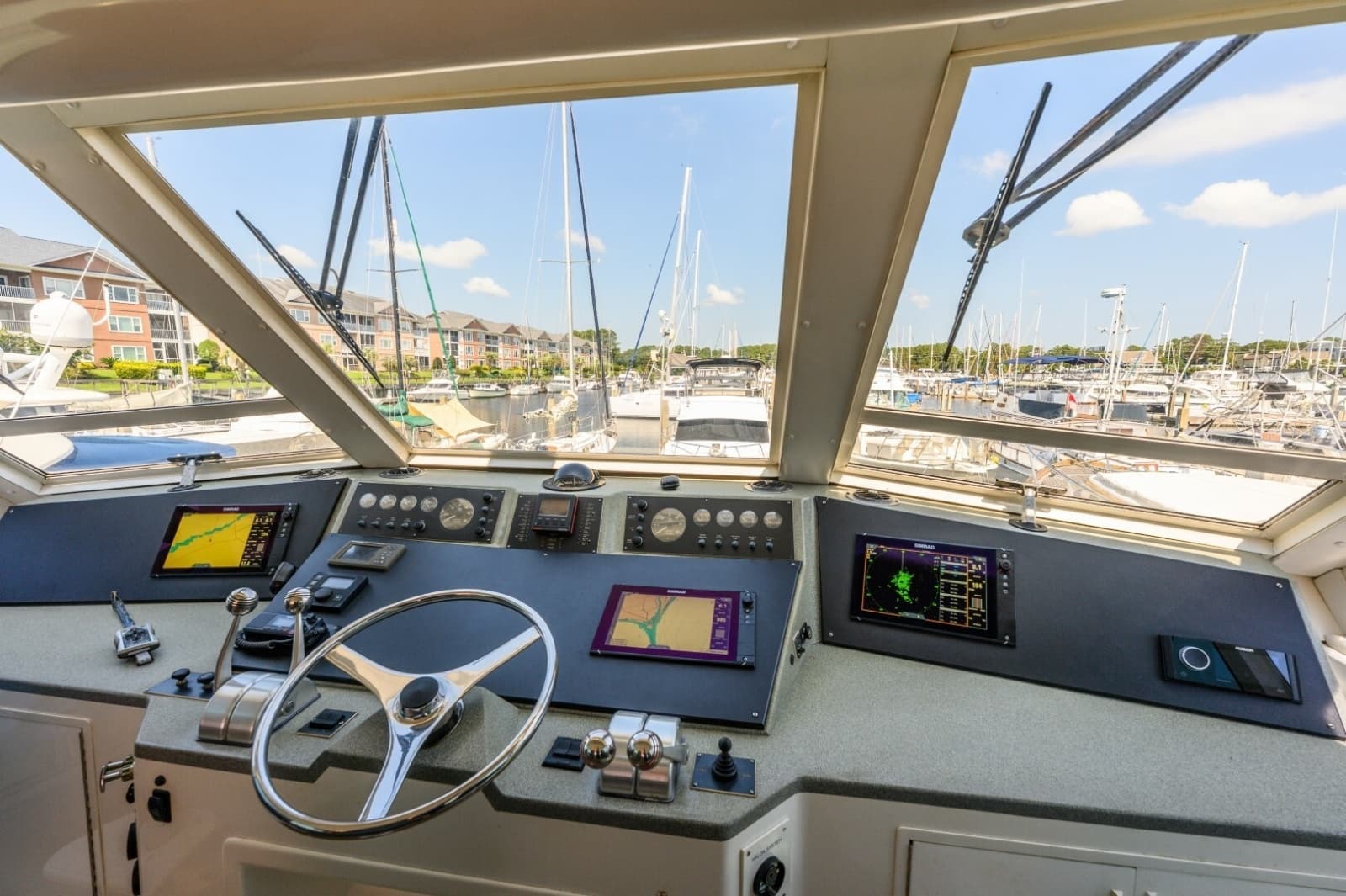 1999 Viking Cockpit Sport Yacht - Photo 7