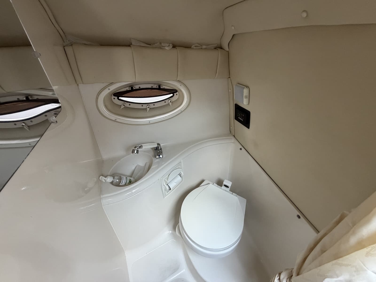 2006 Monterey 298 Sport Cruiser - Photo 48