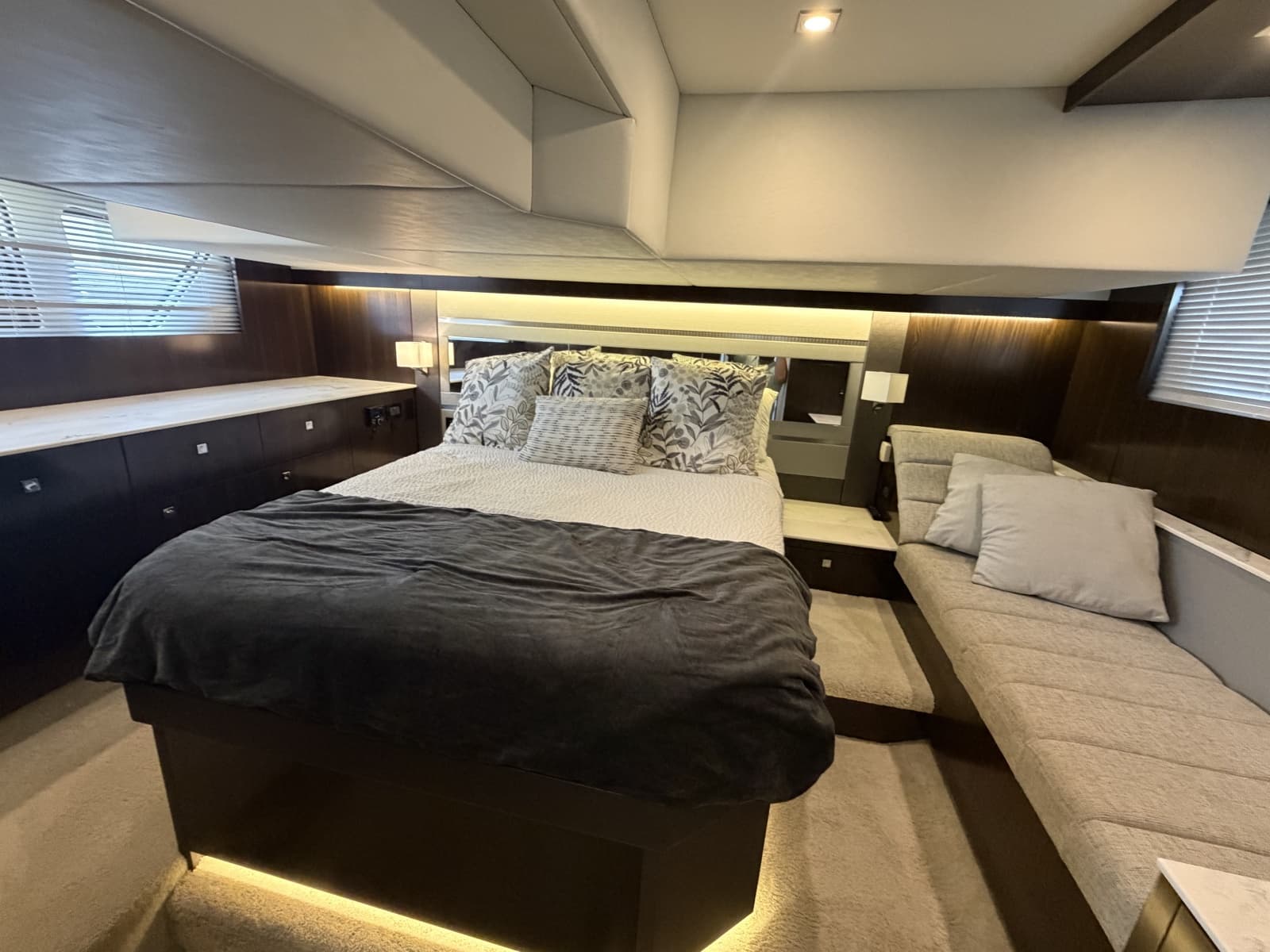 2022 Cruisers 46 Cantius - Photo 12