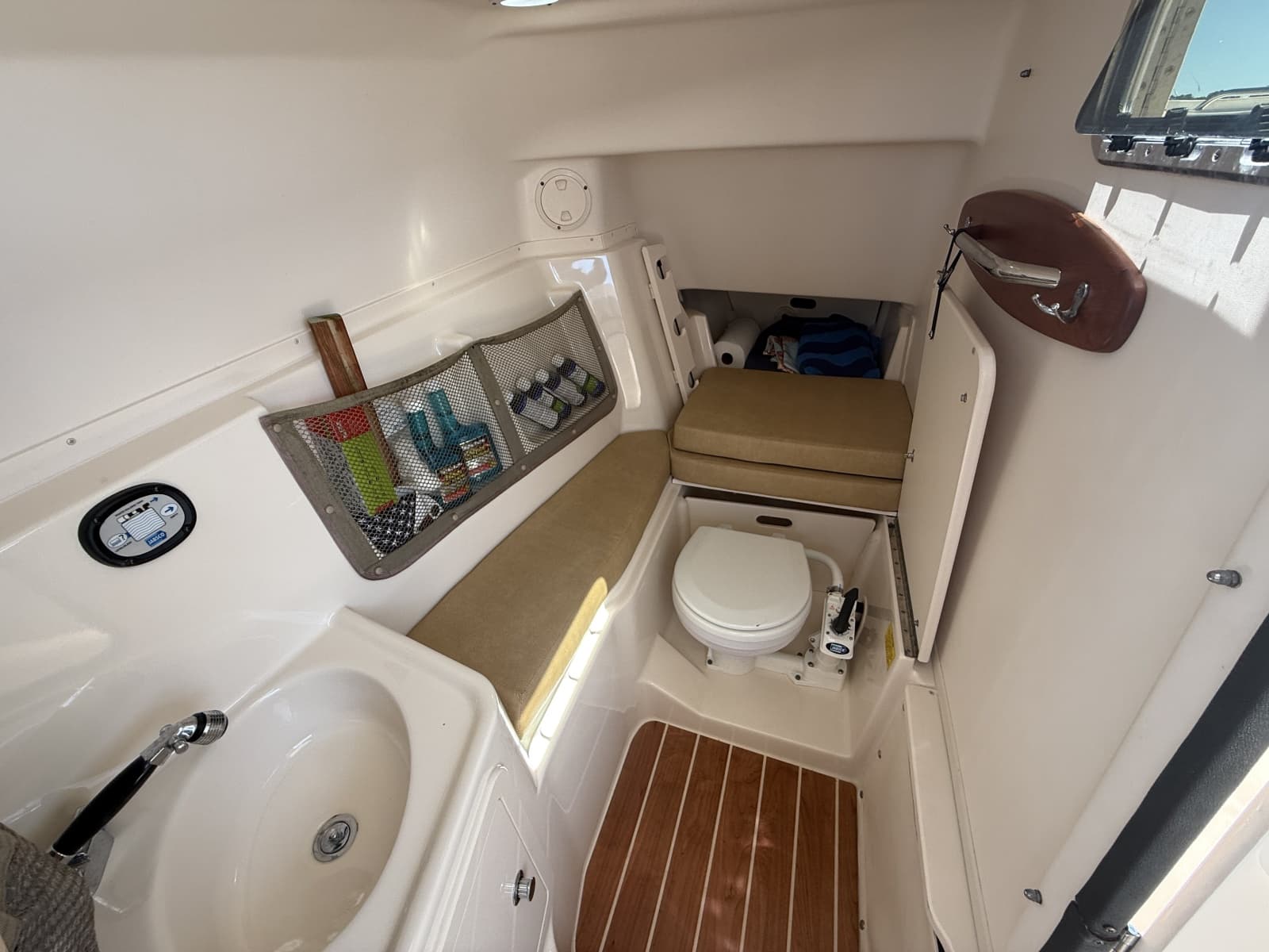 2014 Grady-White 307 Freedom - Photo 20