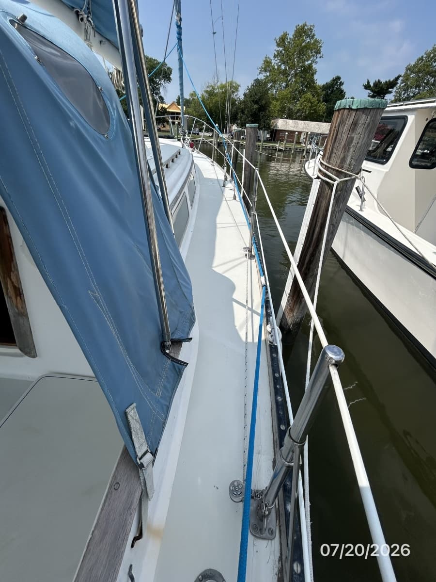 1979 Pearson Sloop - Photo 22