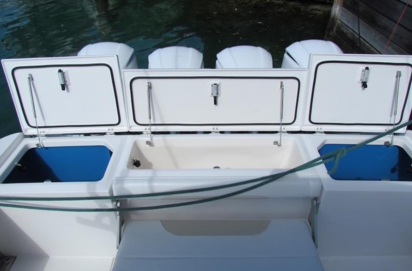 2016 Everglades 435 Center Console - Photo 31
