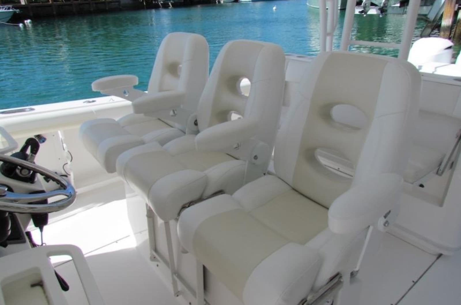 2016 Everglades 435 Center Console - Photo 30