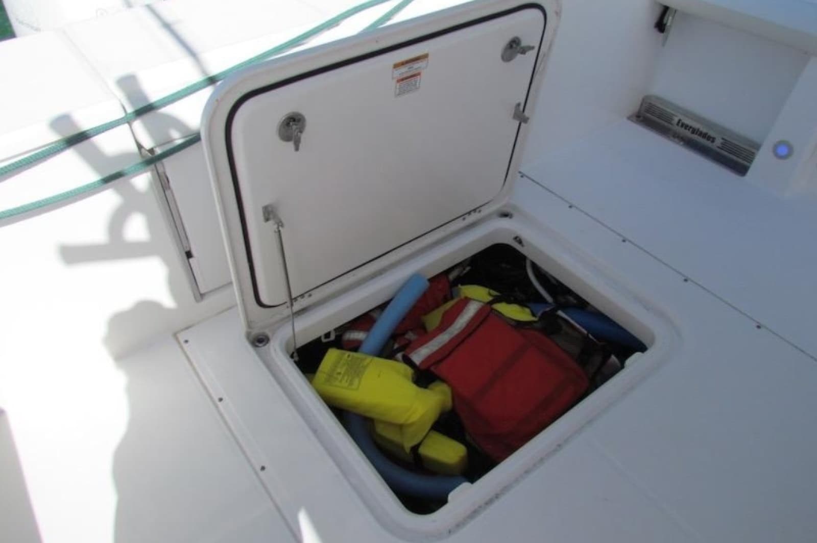 2016 Everglades 435 Center Console - Photo 38