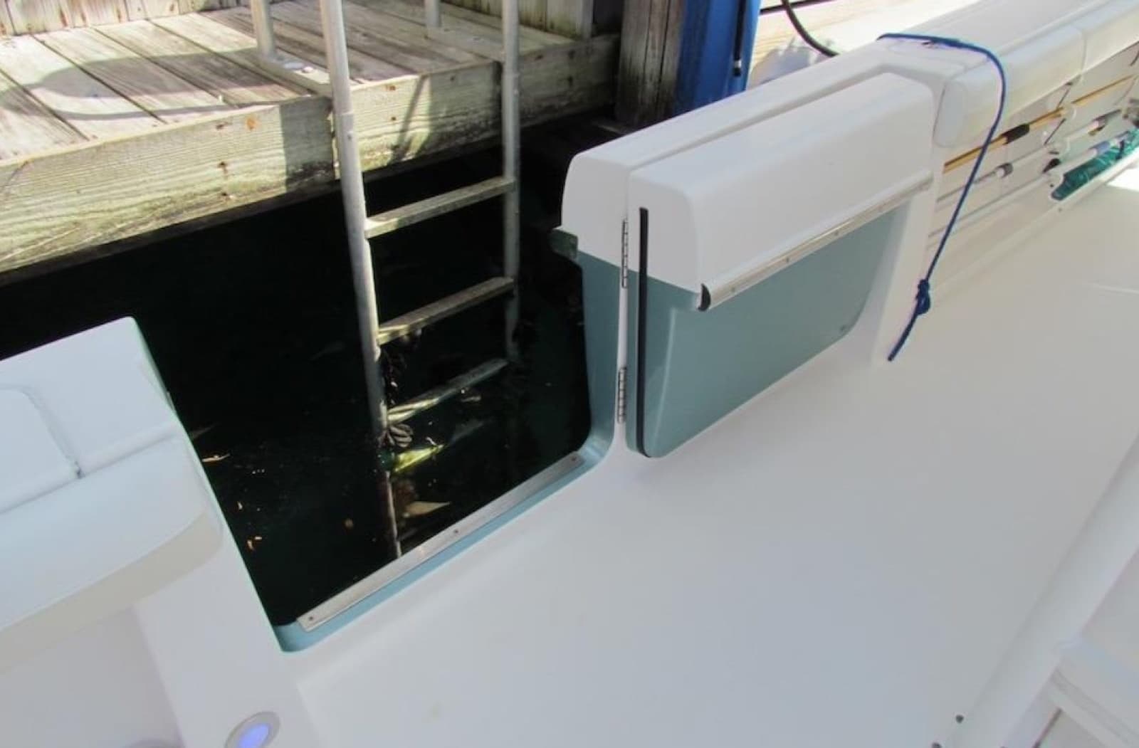2016 Everglades 435 Center Console - Photo 40