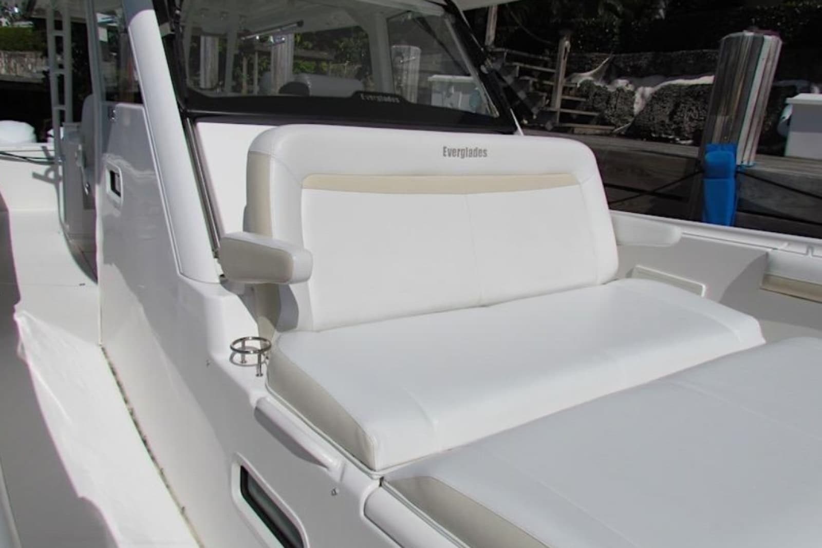 2016 Everglades 435 Center Console - Photo 23