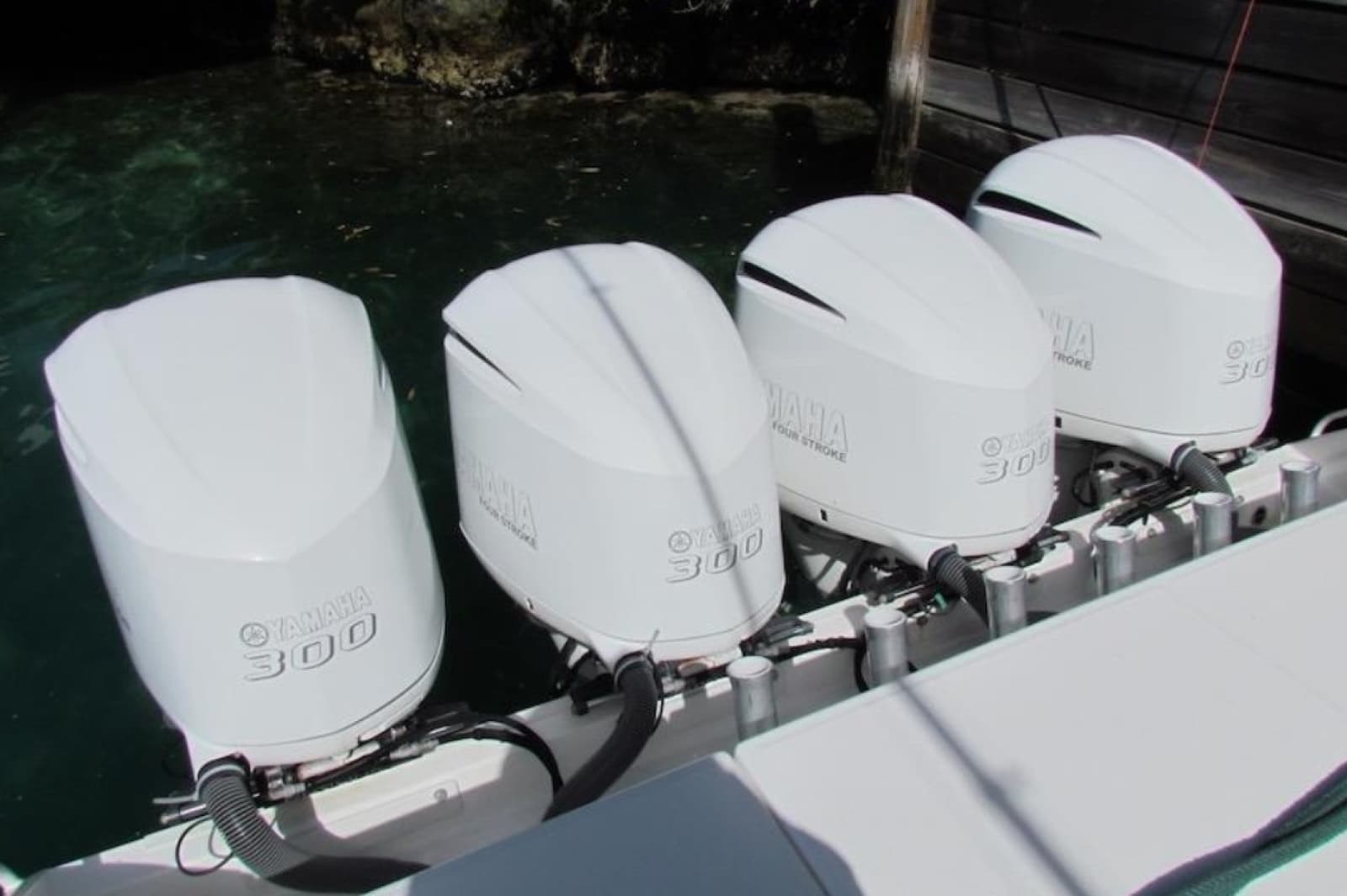 2016 Everglades 435 Center Console - Photo 20