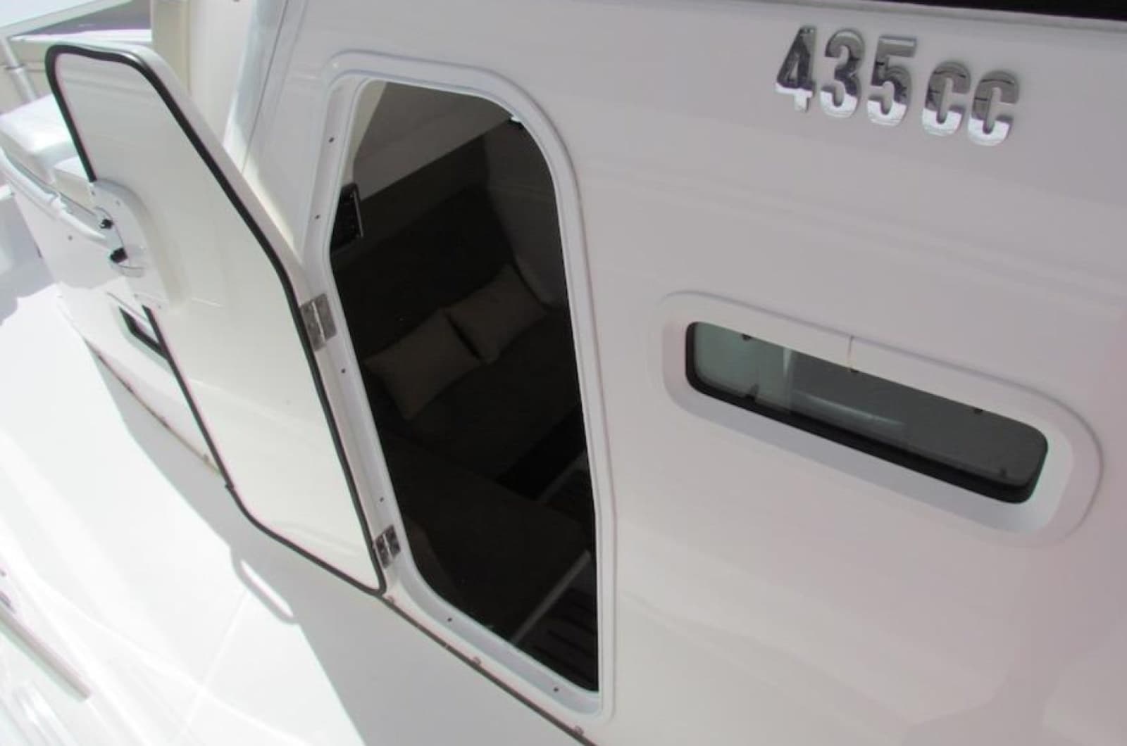 2016 Everglades 435 Center Console - Photo 22