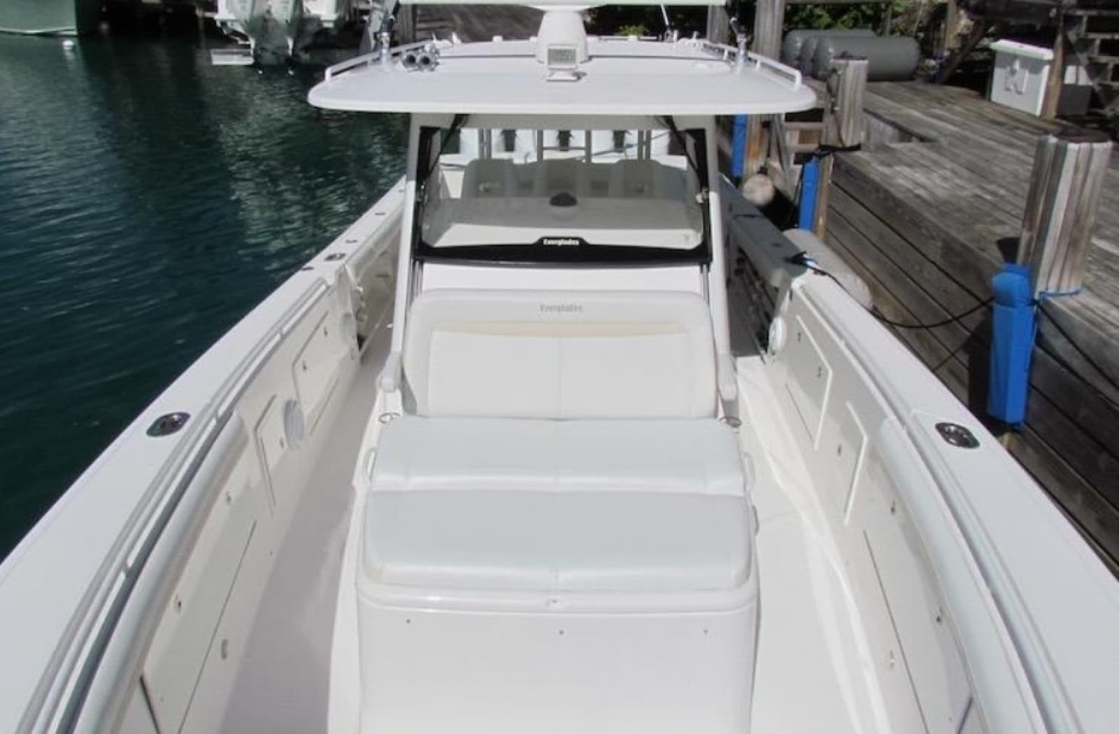 2016 Everglades 435 Center Console - Photo 16