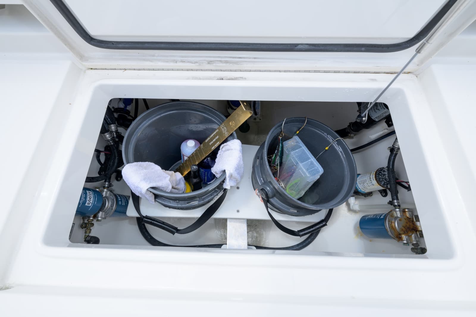 2022 Regulator 34 CC - Photo 11