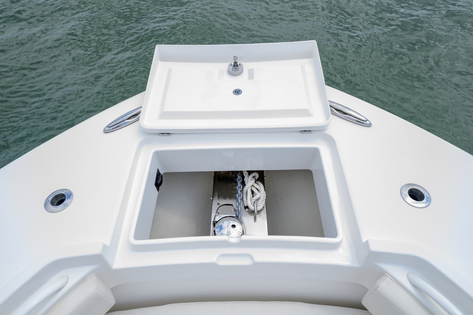 2022 Regulator 34 CC - Photo 21