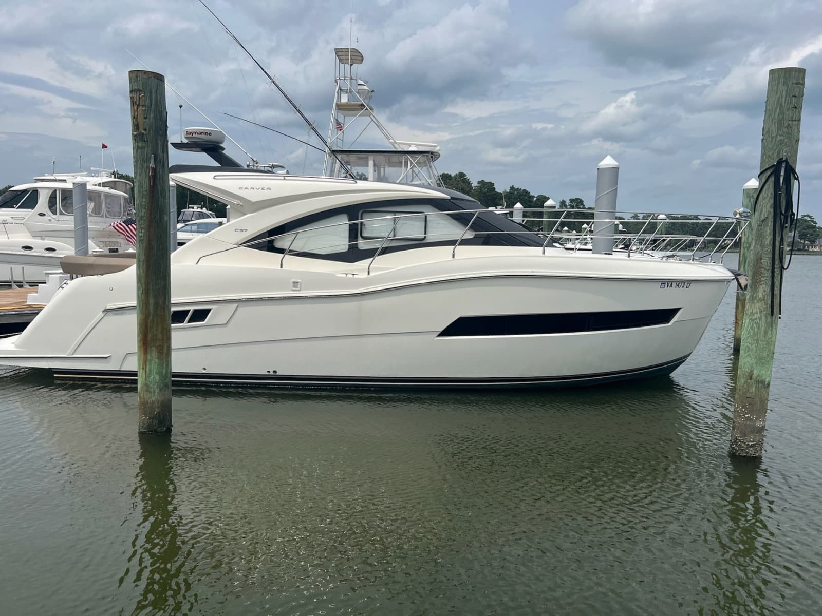2019 Carver C37 - Photo 2