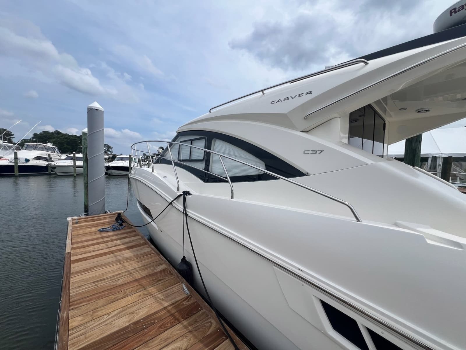 2019 Carver C37 - Photo 6