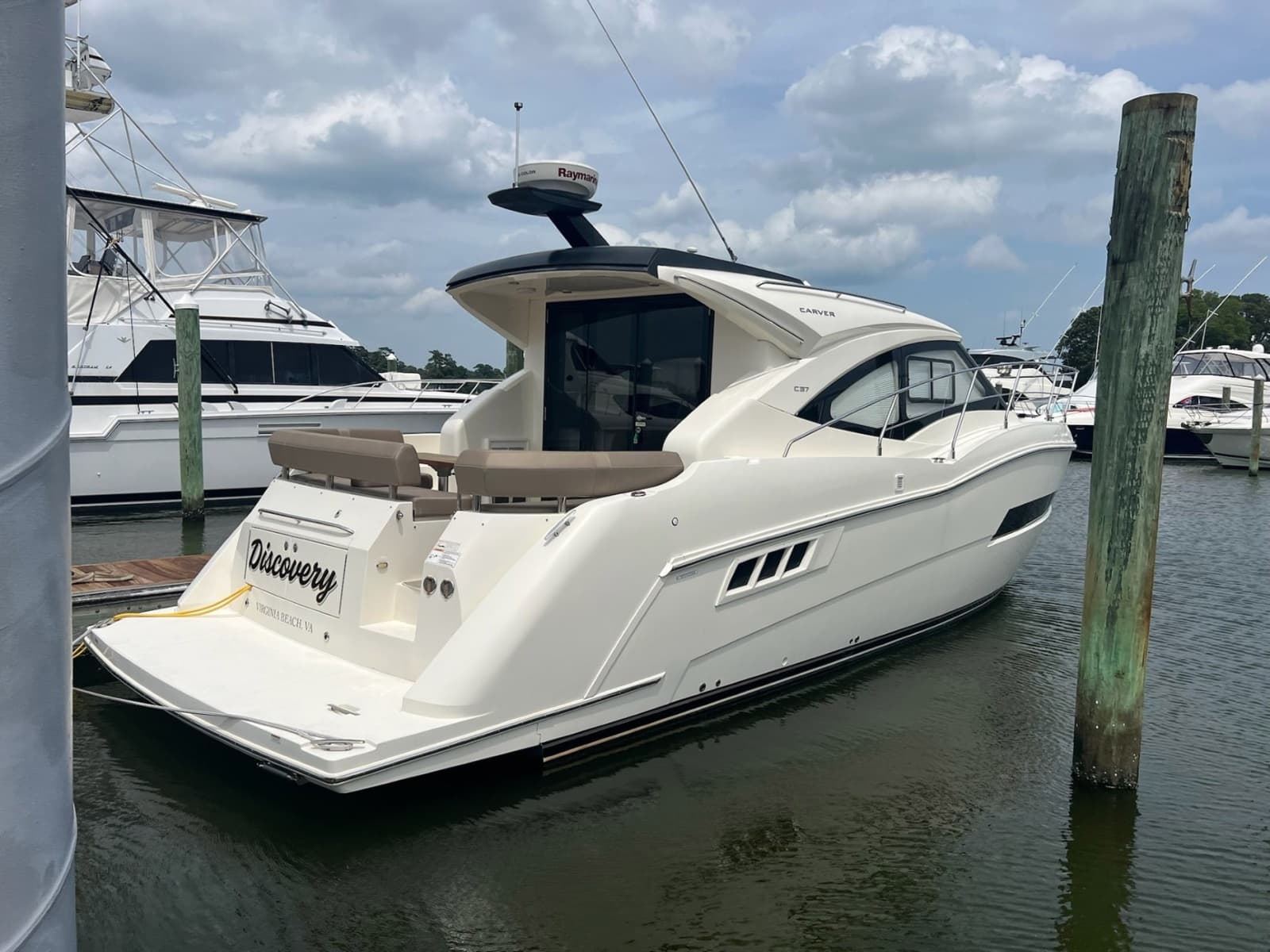 2019 Carver C37 - Photo 3